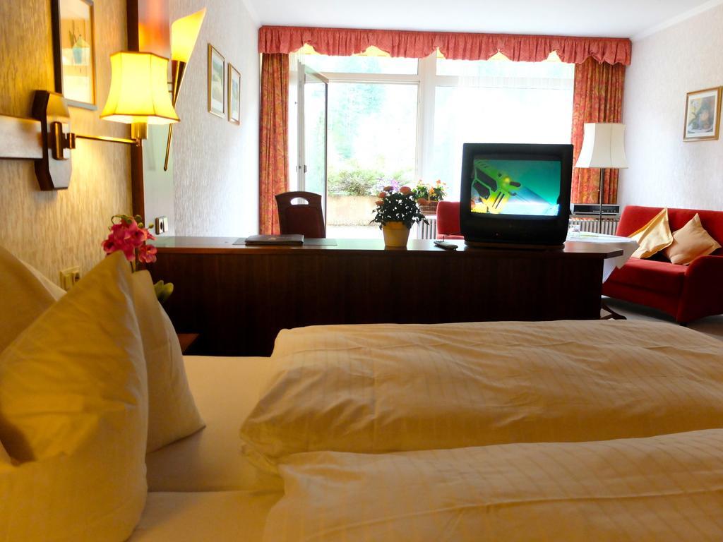 Hotel Valsana Am Kurpark Bad Wildbad Δωμάτιο φωτογραφία