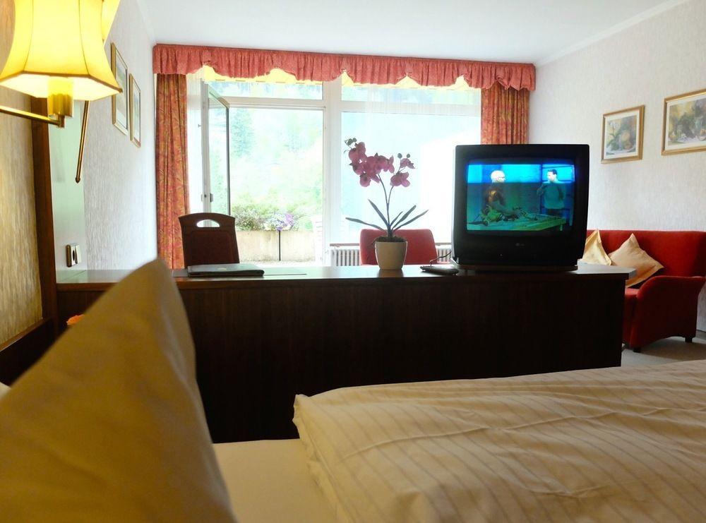 Hotel Valsana Am Kurpark Bad Wildbad Εξωτερικό φωτογραφία