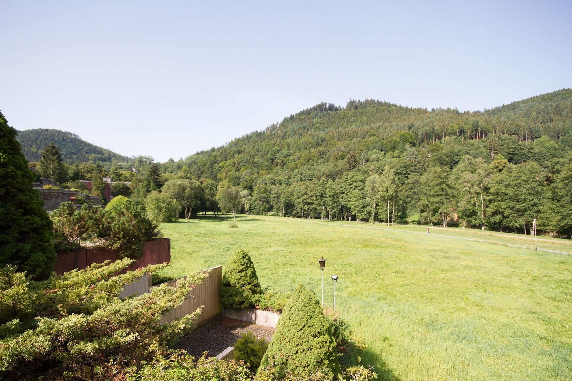 Hotel Valsana Am Kurpark Bad Wildbad Εξωτερικό φωτογραφία