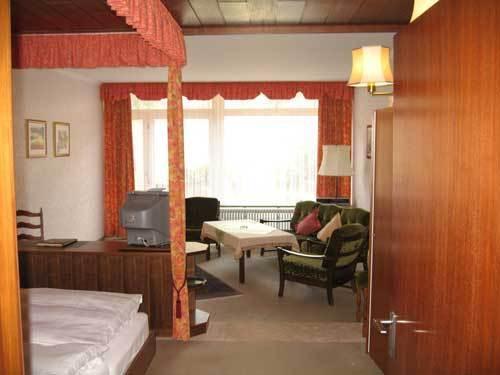 Hotel Valsana Am Kurpark Bad Wildbad Εξωτερικό φωτογραφία